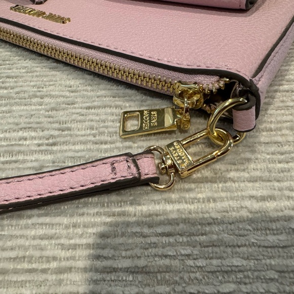 💗👛{Steve Madden} Beautiful Pink Logo Large Wristlet | Clutch Wallet! - Picture 9 of 13